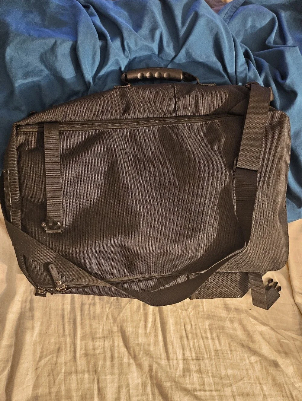 KAKA Travel Backpack, Carry On Flip to Duffel Bag EUC Black